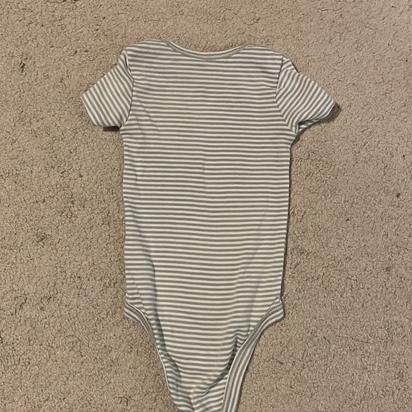Baby Boy 12M Short Sleeve Onesie Bundle (5) - Picture 12 of 12